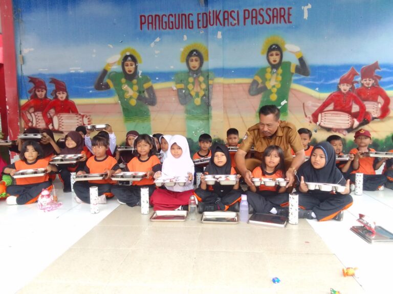 UPT SPF SD Negeri Gotong-Gotong 1 Gelar Pembagian MBG Dirangkaikan Halal Bihalal