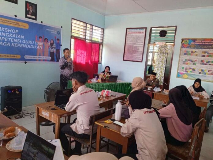 Workshop Peningkatan Kompetensi Guru di SMPN 24 Barru Dorong Pembelajaran Inovatif
